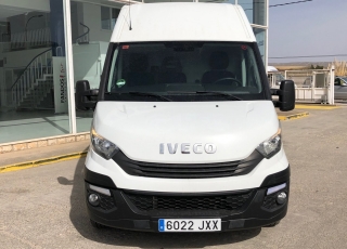 Used Van IVECO Daily 35S16V of 10.8m3, year 2017, with 137.622km.