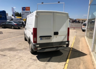 Used Van IVECO Daily 35S9 of 7m3, year 2002 with 200.678km.