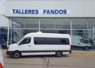 Furgoneta  Volkswagen Crafter, matriculada el 14/04/2014 con 90.000km. De 9 plazas y plataforma para acceso de minusvalidos.
Posibilidad de diferentes combinaciones de asientos y plazas para sillas.
6+2PMRSR o 6+1PMRSR eléctrica o 4+4PMRSR o 4+2PMRSR+ 1 PMRSR electrica o 2+6PMRSR o 2+1PMRSR+2PMRSR eléctricas