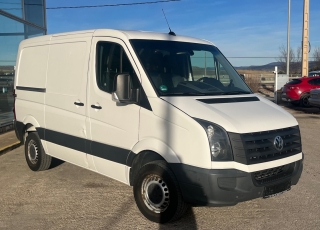 Furgoneta de ocasión, 
VOLKSWAGEN CRAFTER 30-50,
Año 2016 con 179.700km.  Precio 17.500€ reacondicionada sin garantía.