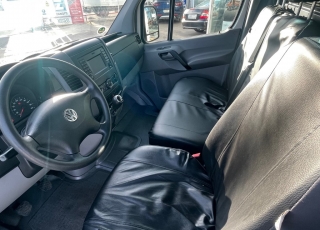 Furgoneta de ocasión, 
VOLKSWAGEN CRAFTER 30-50,
Año 2016 con 179.700km.  Precio 17.500€ reacondicionada sin garantía.