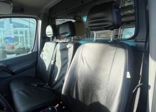 Furgoneta de ocasión, 
VOLKSWAGEN CRAFTER 30-50,
Año 2016 con 179.700km.  Precio 17.500€ reacondicionada sin garantía.