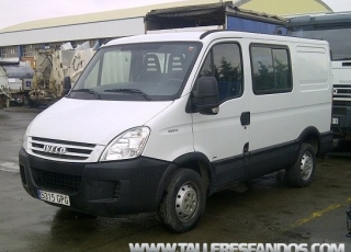 Furgon IVECO Daily 35S14 de 7m3, con 6 plazas.

Equipamiento: Aire Acondicionado