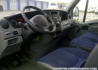 Furgon IVECO Daily 35S14 de 7m3, con 6 plazas.

Equipamiento: Aire Acondicionado