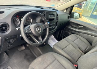 Furgoneta, 
MERCEDES VITO 114 PRO  ,
caja de cambios automática , 9 plazas disponibles  vehículo con tan solo 91.510km
excelente estado.