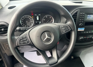 Furgoneta, 
MERCEDES VITO 114 PRO  ,
caja de cambios automática , 9 plazas disponibles  vehículo con tan solo 86.003km
excelente estado.