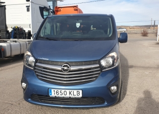 Furgoneta de ocasión de 9 plazas.
Marca Opel Vivaro 125cv, 
del año 2018, 
con 61.400km.
Biturbo, doble climatizador, pantalla con navegador, airbag, asientos desmontables ... 
Dada de alta como vehículo mixto.

Precio 16.500€ + IVA sin garantía.
Furgoneta con todas revisiones, mantenimientos e ITVs al día.