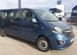 Furgoneta de ocasión de 9 plazas.
Marca Opel Vivaro 125cv, 
del año 2018, 
con 61.400km.
Biturbo, doble climatizador, pantalla con navegador, airbag, asientos desmontables ... 
Dada de alta como vehículo mixto.

Precio 16.500€ + IVA sin garantía.
Furgoneta con todas revisiones, mantenimientos e ITVs al día.