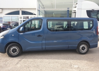 Furgoneta de ocasión de 9 plazas.
Marca Opel Vivaro 125cv, 
del año 2018, 
con 61.400km.
Biturbo, doble climatizador, pantalla con navegador, airbag, asientos desmontables ... 
Dada de alta como vehículo mixto.

Precio 16.500€ + IVA sin garantía.
Furgoneta con todas revisiones, mantenimientos e ITVs al día.