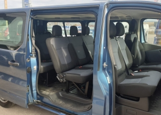 Furgoneta de ocasión de 9 plazas.
Marca Opel Vivaro 125cv, 
del año 2018, 
con 61.400km.
Biturbo, doble climatizador, pantalla con navegador, airbag, asientos desmontables ... 
Dada de alta como vehículo mixto.

Precio 16.500€ + IVA sin garantía.
Furgoneta con todas revisiones, mantenimientos e ITVs al día.