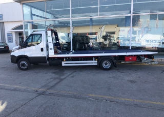 Disponemos de furgonetas nuevas IVECO 70C18H 3.0 de 7.2Tn, para poder carrozar como grúa plataforma portacoches.