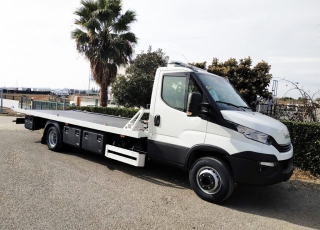 Disponemos de furgonetas nuevas IVECO 70C18H 3.0 de 7.2Tn, para poder carrozar como grúa plataforma portacoches.