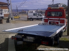 Furgoneta de rescate de vehiculos IVECO 50C15, del año 2008, con plataforma bascualnte y deslizante, incorpora cabrestante.