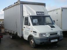 Furgoneta usada marca IVECO modelo 49.10, con caja tauliner.