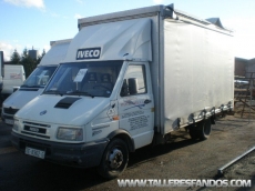 Furgoneta usada marca IVECO 49.10, con caja tauliner.