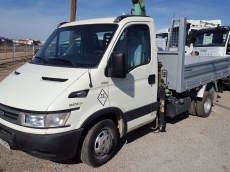 Van IVECO 35C14 year 2006 with only 68.164km, tipper box and crane  Toimil 040/2S.