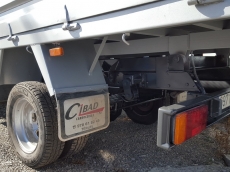 Furgoneta IVECO 35C14 del año 2006 con solo 68.164km, lleva caja basculante y una grúa Toimil 040/2S.