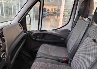 Furgoneta seminueva, 
Modelo  35C16 3.0 CAJA BASCULANTE 

- Climatizador
- Pantalla táctil
- Caja basculante
- Mandos en el volante

GRAN OPORTUNIDAD!!
VEHICULO SE ENTREGA TOTALMENTE REACONDICIONADO, CON TODOS SU MANTENIMIENTO CORRESPONDIENTE INCLUIDO EN EL PRECIO