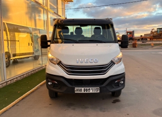 Furgoneta seminueva, 
Modelo  35C16 3.0 CAJA BASCULANTE 

- Climatizador
- Pantalla táctil
- Caja basculante
- Mandos en el volante

GRAN OPORTUNIDAD!!
VEHICULO SE ENTREGA TOTALMENTE REACONDICIONADO, CON TODOS SU MANTENIMIENTO CORRESPONDIENTE INCLUIDO EN EL PRECIO