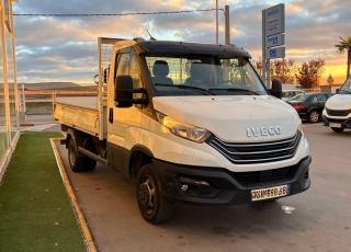 Furgoneta seminueva, 
Modelo  35C16 3.0 CAJA BASCULANTE 

- Climatizador
- Pantalla táctil
- Caja basculante
- Mandos en el volante

GRAN OPORTUNIDAD!!
VEHICULO SE ENTREGA TOTALMENTE REACONDICIONADO, CON TODOS SU MANTENIMIENTO CORRESPONDIENTE INCLUIDO EN EL PRECIO