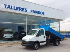 Furgoneta Nueva IVECO 35C11 de 3.500kg del año 2015, con caja basculante usada de 3.10m.