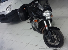 Moto marca Kawasaki modelo Versys de 650cc, 64CV del año 2008, con tan solo 12.917km.
