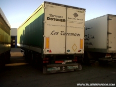 Tauliner brand Fruehauf, 3 axels with air suspension, disc brakes, in good conditions, year 2000. Dimensions 13.7x2.5x4m