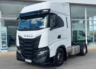 Tractor unit IVECO SWAY 460