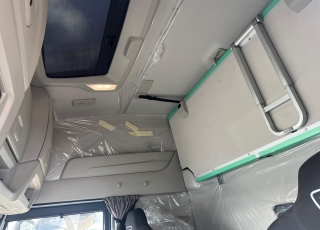 Tractor unit IVECO SWAY 460