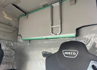 Tractor unit IVECO SWAY 460