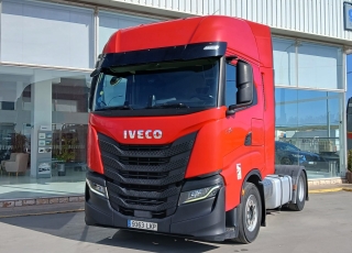 Tractor unit IVECO AS440S46TP S-WAY