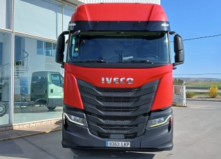Tractor unit IVECO AS440S46TP S-WAY