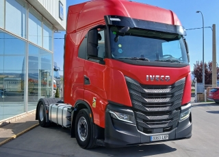 Tractor unit IVECO AS440S46TP S-WAY