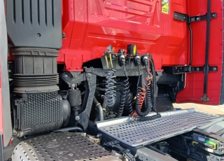 Tractor unit IVECO AS440S46TP S-WAY