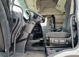 Tractor unit IVECO AS440S46TP S-WAY