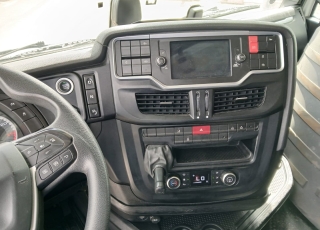 Tractor unit IVECO AS440S46TP S-WAY