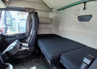 Tractor unit IVECO AS440S46TP S-WAY