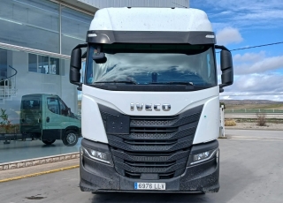 Tractor unit IVECO AS440S46TP S-WAY