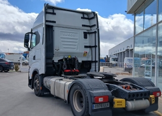 Tractor unit IVECO AS440S46TP S-WAY