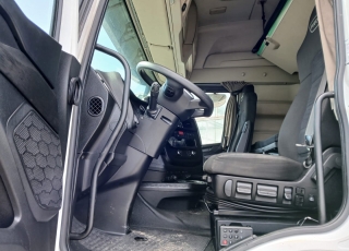 Tractor unit IVECO AS440S46TP S-WAY