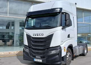 Tractor unit IVECO AS440S46TP S-WAY