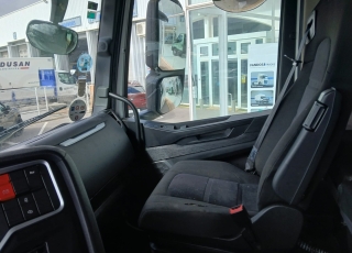 Tractor unit IVECO AS440S46TP S-WAY