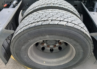 Tractor unit IVECO AS440S46TP S-WAY