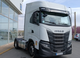 Tractor unit IVECO AS440S46TP S-WAY