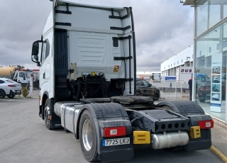 Tractor unit IVECO AS440S46TP S-WAY