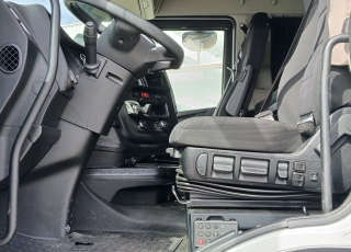 Tractor unit IVECO AS440S46TP S-WAY