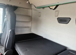 Tractor unit IVECO AS440S46TP S-WAY