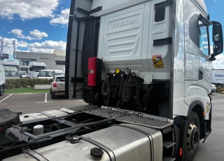 Tractor unit IVECO AS440S46TP S-WAY