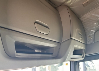 Tractor unit IVECO AS440S49TP S-WAY