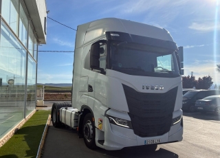 Tractor unit IVECO AS440S49TP S-WAY